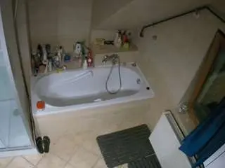 Camsoda Best Webcam of voyeurcam-julmodels-bath-2nd-1