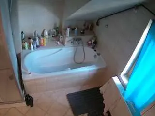 Camsoda Free Live Porn of voyeurcam-julmodels-bath-2nd-1