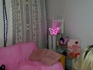 Camsoda Nude Webcam of keiraharkenreader