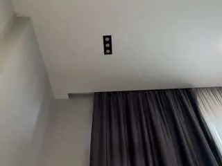 Camsoda Nude Webcam of roxaneedmonston