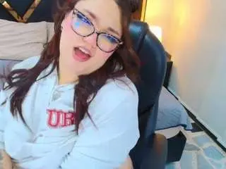 Camsoda Free Porn Cam of camiila-osorio