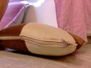 Camsoda Live Sex Cam of esmeralda-bigbotty