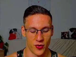 Camsoda Free Porn Cam of zeinmiracles