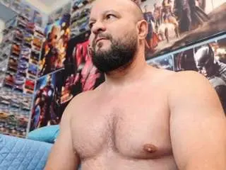 Camsoda Nude Webcam of hugearms