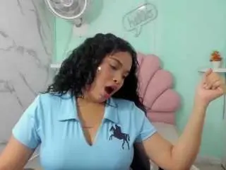 Camsoda Free Porn Cam of valeria-martinez19