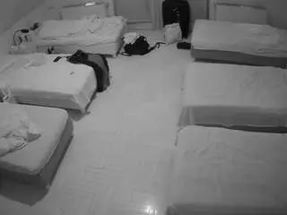 Camsoda Adult Webcams of voyeurcam-julmodels-bed-6