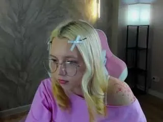 Camsoda Free Porn Cam of molly-snow