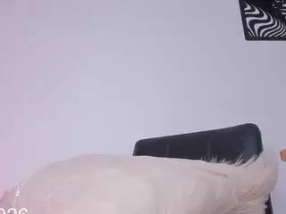 Camsoda Free Live Porn of sweetsophie1