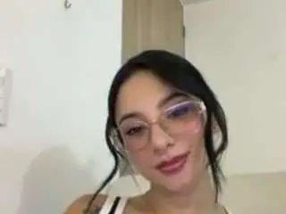 Camsoda Sex Chat of kiraalopez
