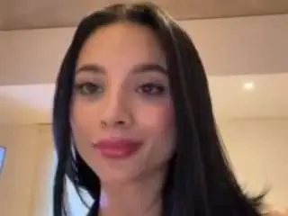 Camsoda Free Porn Cam of kiraalopez