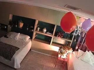 Camsoda Free Live Porn of voyeurcam-casa-salsa-versus-room