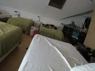 Camsoda Live Sex Cam of voyeurcam-julmodels-bed-1