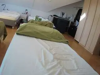 Camsoda Live Sex Cam of voyeurcam-julmodels-bed-1