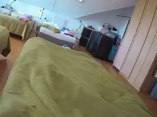 Camsoda Watch Live Sex Cams of voyeurcam-julmodels-bed-1