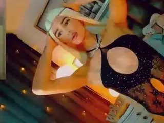 Camsoda Nude Webcam of isabellalatingirs