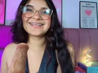 Camsoda Nude Webcam of tifanny-greey