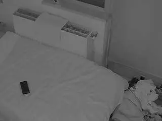 Camsoda Watch Live Sex Cams of voyeurcam-julmodels-bed-7