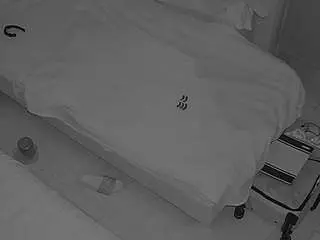 Camsoda Private Sex Chat of voyeurcam-julmodels-bed-7
