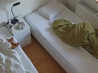 Camsoda Private Sex Chat of voyeurcam-julmodels-bed-7