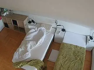 Camsoda Live Sex Cam of voyeurcam-julmodels-bed-7