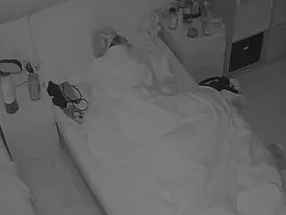 Camsoda Nude Webcam of voyeurcam-julmodels-bed-7