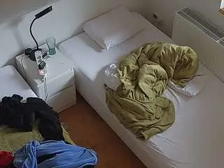 Camsoda Sex Cam of voyeurcam-julmodels-bed-7