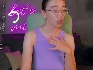 Camsoda Adult Webcam of lucy-green