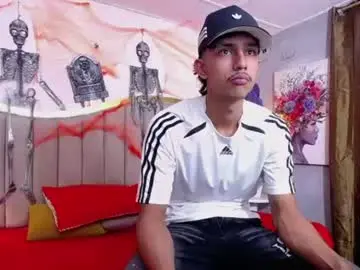 Chaturbate Live Sex Cam of alex_martin47
