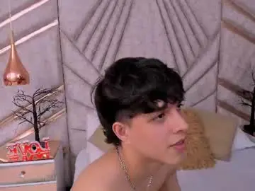 Chaturbate Live Sex Cam of lucasopry