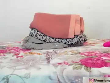 Chaturbate Live Sex Cam of melanie_love17