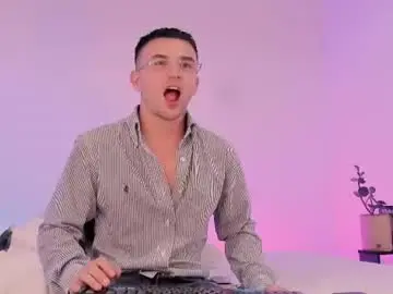 Chaturbate Best live sex cam show of mike_aghels