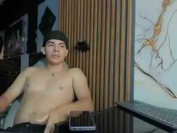 Chaturbate Nude Webcam of mr_mois