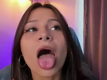 Chaturbate Watch Live Sex Cams of bellastylezz