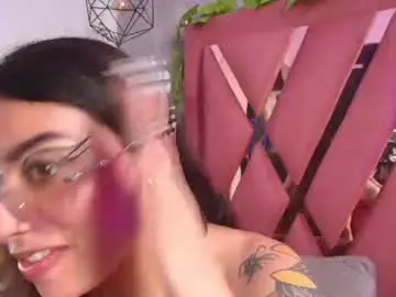 Chaturbate Live Sex Cam of viollettaa_
