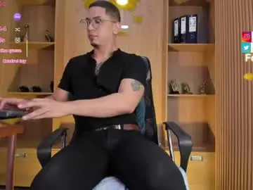 Chaturbate Live Sex Cam of joshmiller___