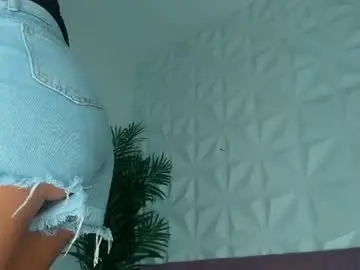 Chaturbate Live Porn of hellen_sky_