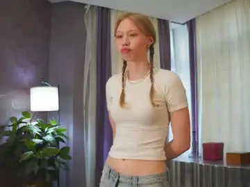 Chaturbate Adult Video Chat of luisaladonne
