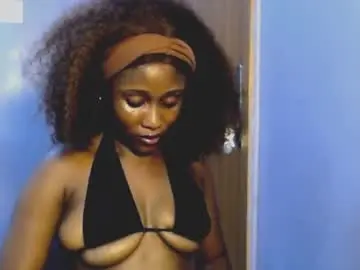 Chaturbate Live Sex Cam of shena_xnomy