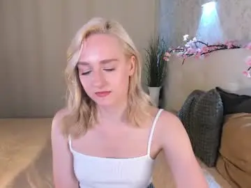 Chaturbate Live Sex Cam of chloedeccker