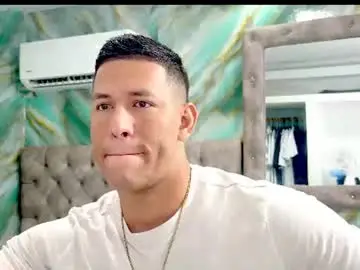 Chaturbate Sex Cam of taylor_lautnerr2