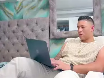 Chaturbate Private Sex Chat of taylor_lautnerr2