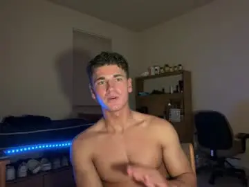 Chaturbate Sex Cam of elijahkinky24