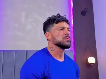 Chaturbate Live Sex Cam of dennis_cox_