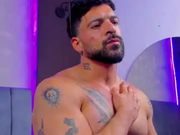 Chaturbate Live Porn of dennis_cox_