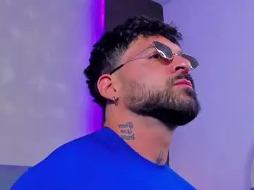 Chaturbate Live Porn of dennis_cox_