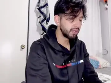 Chaturbate Live Sex Cam of adrian_falcon