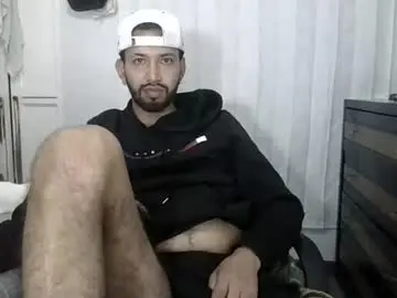 Chaturbate Live Sex Cam of adrian_falcon