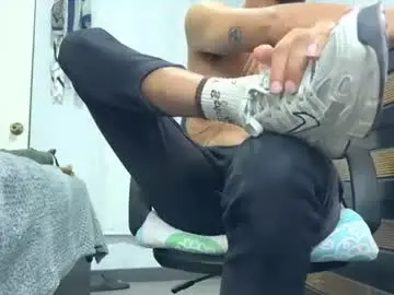Chaturbate Nude Webcam of adrian_falcon