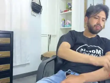 Chaturbate Sex Chat of adrian_falcon