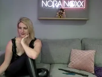 Chaturbate Live Sex Cam of nora_noxx
